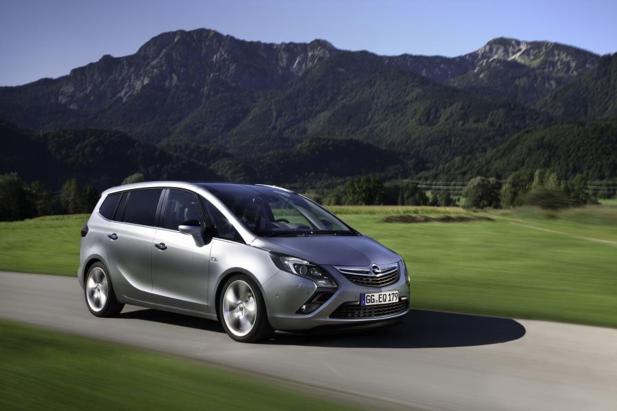  Opel Zafira Tourer 1.6 CDTi Ecotec 2013 года  (фото 32 из 46)